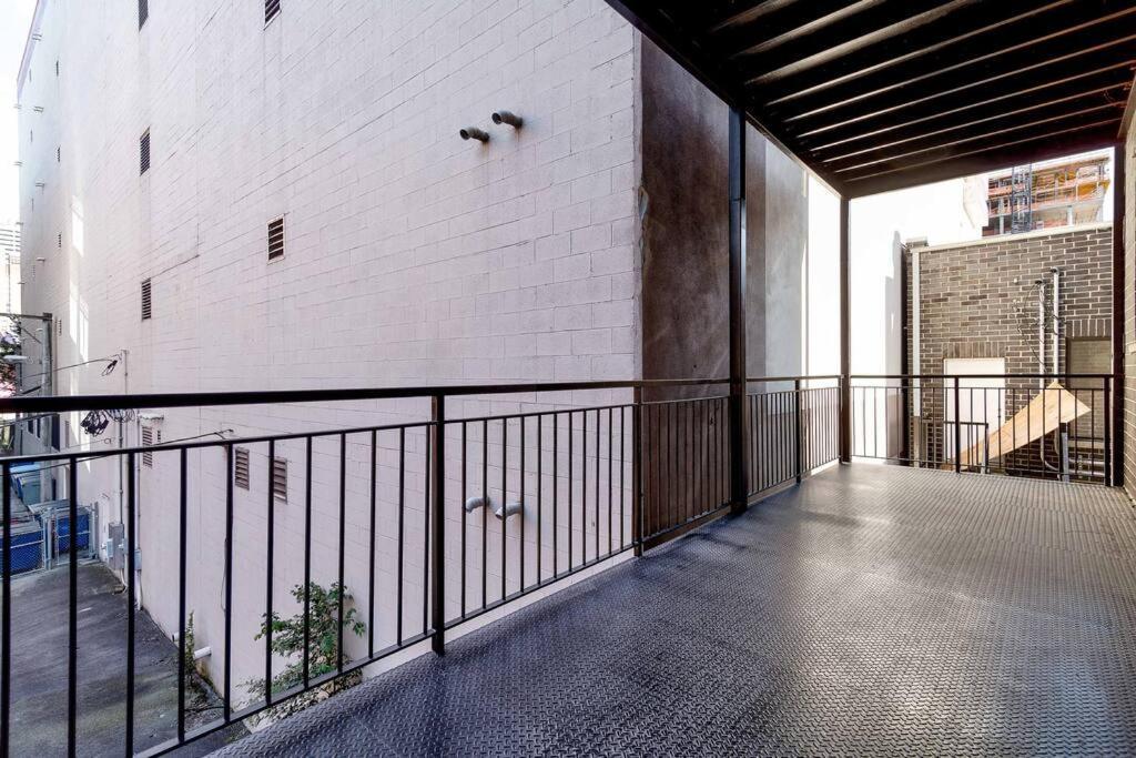 Apartment 2 Newly Built Luxury With Private Roofdeck